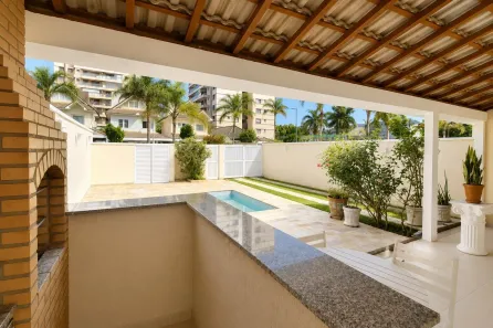Casa de Condomínio com 5 Quartos à venda, 270m² no Recreio dos Bandeirantes, Rio de Janeiro