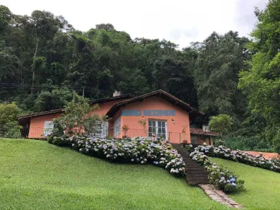 Fazenda/Sítio com 4 Quartos à venda, 183m² no Pessegueiros, Teresópolis