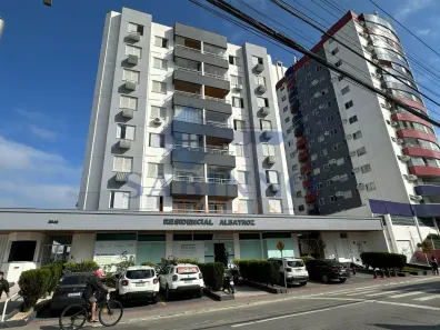 Apartamento com 2 Quartos para alugar, 65m² no Centro, Palhoça