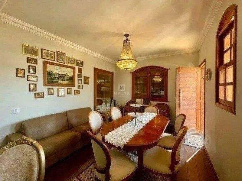 Casa com 4 quartos — Santa Lúcia, Belo Horizonte