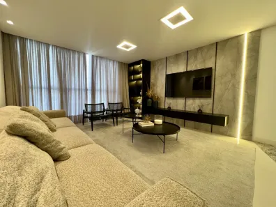 Apartamento com 4 Quartos para alugar, 200m² no Meia Praia, Itapema