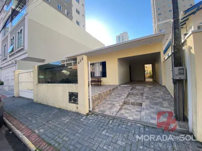 Casa com 4 Quartos para alugar, 294m² no Castelo Branco, Itapema