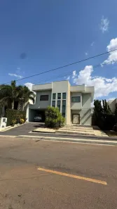 Sobrado com 3 Quartos à venda, 364m² no Condomínio Vale dos Pássaros, Anápolis