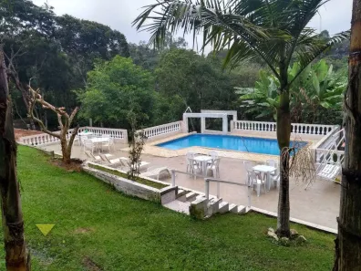 Fazenda/Sítio com 5 Quartos à venda, 700m² no Cézar de Souza, Mogi das Cruzes