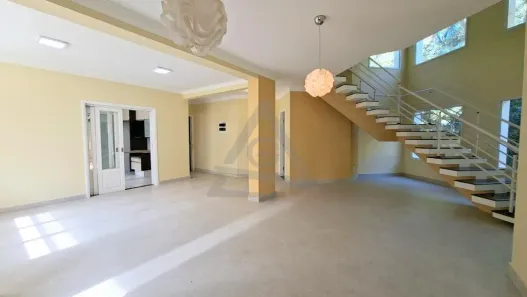 Casa de Condomínio com 4 Quartos para alugar, 300m² no Vila Marieta, Campinas