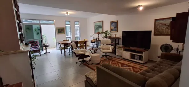 Casa com 4 Quartos para alugar, 220m² no Jardim Peri Peri, São Paulo