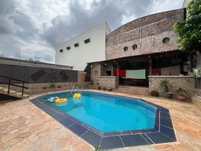 Sobrado com 2 Quartos à venda, 162m² no Núcleo Residencial Presidente Geisel, Bauru
