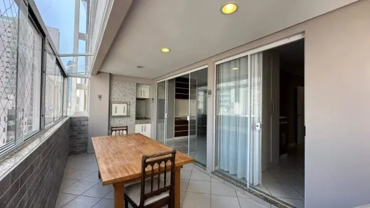 Apartamento com 3 Quartos para alugar, 110m² no Centro, Balneário Camboriú