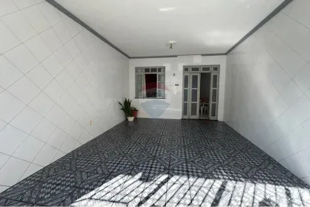 Casa com 5 Quartos para alugar, 235m² no Monte Serrat, Salvador