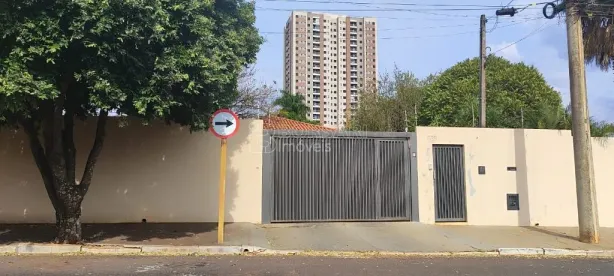 Casa com 3 Quartos à venda, 220m² no Vila Harmonia, Araraquara
