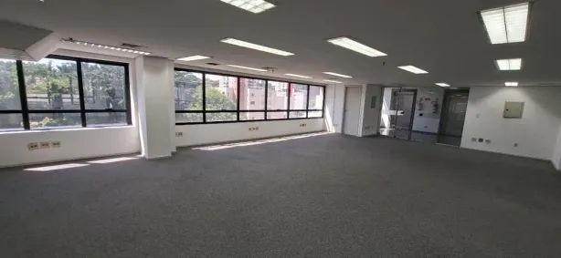 Sala Comercial para alugar, 226m² no Cambuí, Campinas