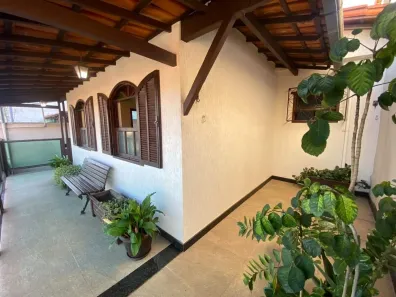 Casa com 3 Quartos à venda, 200m² no Tirol (Barreiro), Belo Horizonte