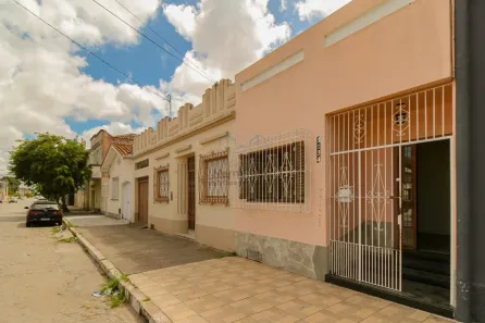 Casa com 2 Quartos à venda, 67m² no Centro, Pelotas