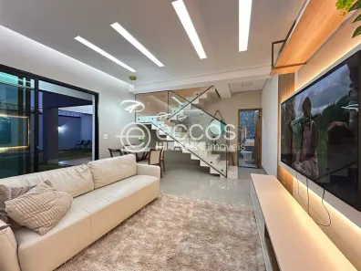 Casa com 4 Quartos à venda, 296m² no Novo Mundo, Uberlândia