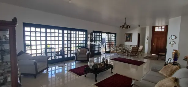 Casa com 4 Quartos à venda, 328m² no Santa Maria, Uberaba