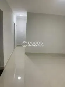 Casa com 3 Quartos à venda, 219m² no Segismundo Pereira, Uberlândia