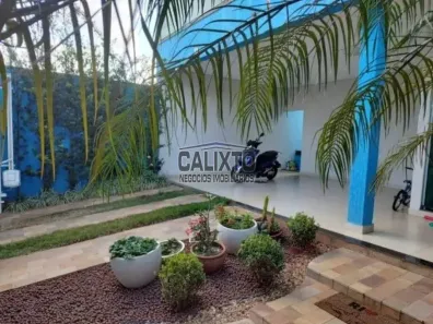 Casa com 3 Quartos à venda, 274m² no Jardim Patrícia, Uberlândia