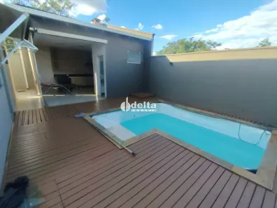 Casa de Condomínio com 3 Quartos para alugar, 210m² no Jardim Botânico, Uberlândia