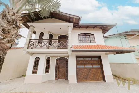 Casa com 4 Quartos à venda, 240m² no Guanabara, Joinville