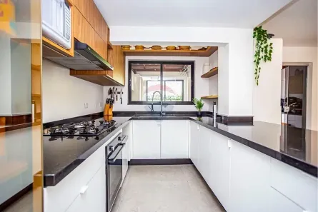 Casa de Condomínio com 3 Quartos à venda, 115m² no Mercês, Curitiba