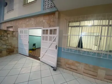 Sobrado com 3 Quartos para alugar, 130m² no Embaré, Santos