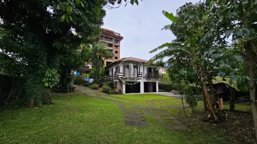Lote/Terreno à venda, 1222m² no Barreiros, São José