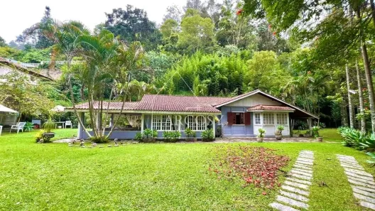 Casa de Condomínio com 3 Quartos à venda, 180m² no Itaipava, Petrópolis
