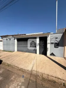Casa com 3 Quartos à venda, 200m² no Brasília, Araguari