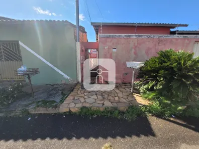 Casa com 1 Quarto para alugar, 48m² no Jardim das Palmeiras, Uberlândia