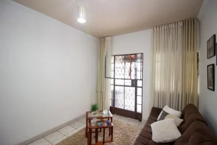 Casa com 2 Quartos à venda, 200m² no Três Barras, Contagem