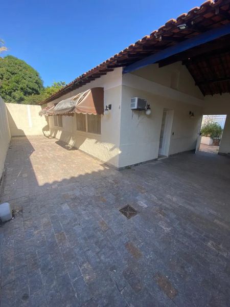 Casa com 3 quartos — Santa Mônica, Belo Horizonte