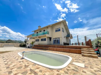 Sobrado com 4 Quartos à venda, 500m² no Centro, Colombo