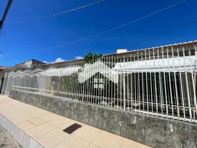 Casa com 4 Quartos à venda, 270m² no Grageru, Aracaju
