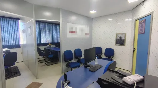 Sala Comercial com 3 Quartos para alugar, 48m² no Adrianópolis, Manaus