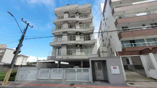 Apartamento com 2 Quartos para alugar, 60m² no Pedra Branca, Palhoça