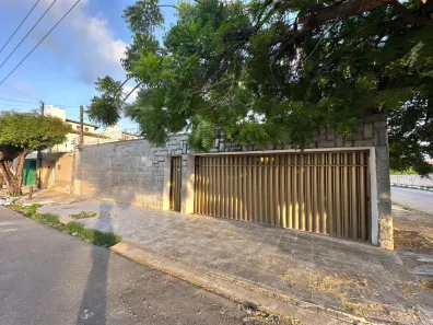 Casa com 3 Quartos à venda, 300m² no Boa Vista-Castelão, Fortaleza