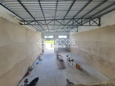 à venda, 250m² no Loteamento Monte Hebron, Uberlândia