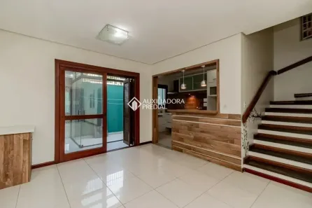 Casa de Condomínio com 3 Quartos para alugar, 135m² no Ipanema, Porto Alegre