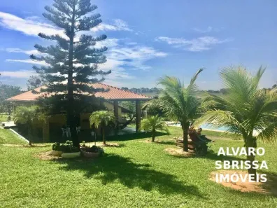 Fazenda/Sítio com 3 Quartos à venda, 600m² no Chácara Maracajás, Salto