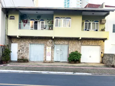 Casa com 5 Quartos à venda, 407m² no Centro, Balneário Camboriú