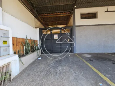Imóvel Comercial com 4 Quartos para alugar, 10m² no Centro, Marília
