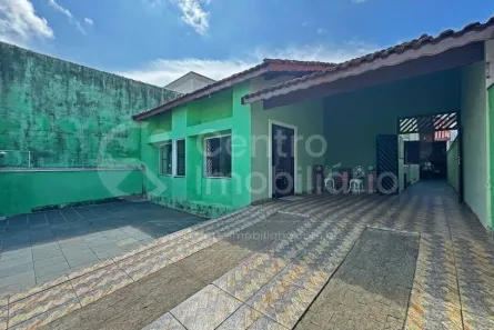 Casa com 4 Quartos à venda, 196m² no Josedy, Peruíbe