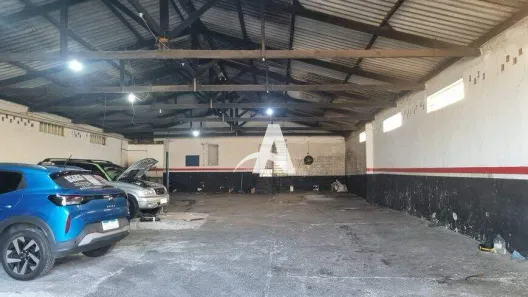 Galpão/Depósito/Armazém para alugar, 300m² no Presidente Roosevelt, Uberlândia