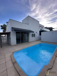 Casa com 3 Quartos para alugar, 289m² no Santa Regina, Camboriú