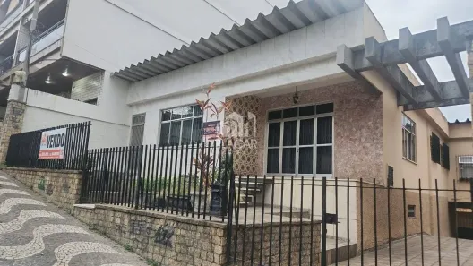 Casa com 4 Quartos à venda, 150m² no Jardim Vinte e Cinco de Agosto, Duque de Caxias