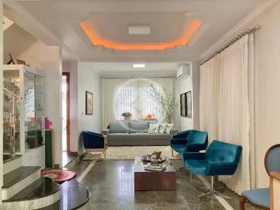 Sobrado com 4 Quartos à venda, 260m² no Goiânia 2, Goiânia