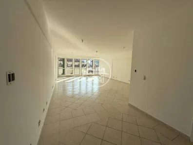 Sala Comercial para alugar, 109m² no Centro, Santos