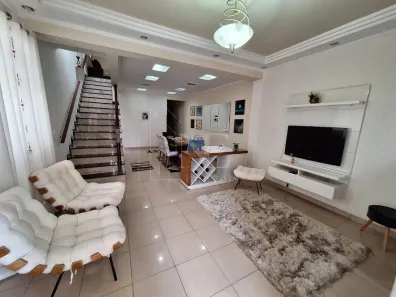 Casa com 6 Quartos à venda, 195m² no Embaré, Santos