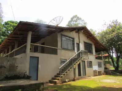 Fazenda/Sítio com 5 Quartos à venda, 1m² no Setor Central, Aragoiânia