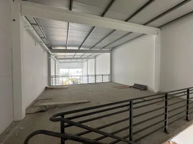 Ponto Comercial com 3 Quartos para alugar, 306m² no Vila Nova, Porto Alegre